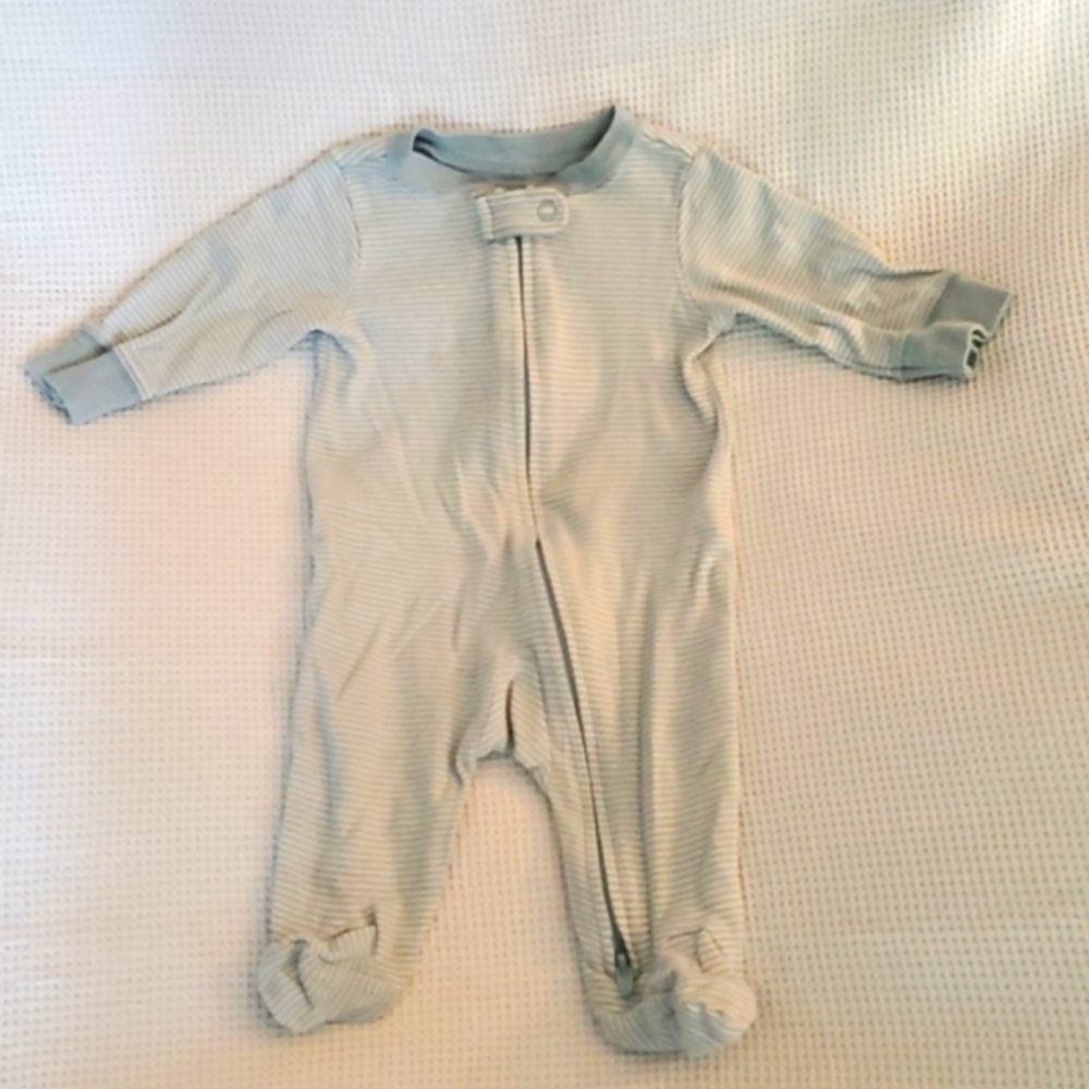 ⭐️ Cute baby boys or girls Carter's 2-way zipper sleeper pjs size 0-3 months